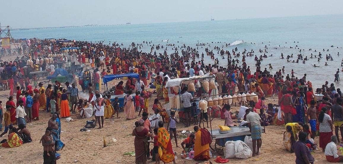 முத்தாரம்மன் கோயில் திருவிழா: கட்டுப்பாடுகளுடன் பக்தர்களுக்கு அனுமதி
