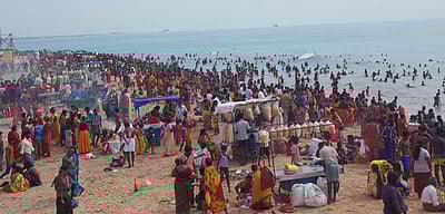 முத்தாரம்மன் கோயில் திருவிழா: கட்டுப்பாடுகளுடன் பக்தர்களுக்கு அனுமதி