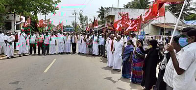 கோட்டூரில் அனைத்துக்கட்சியினர் சாலை மறியல்