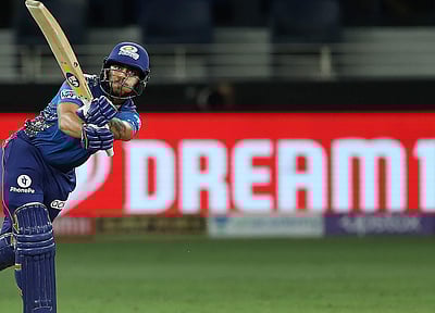 மும்பையில் கிஷன் நீக்கம்: பந்துவீச்சைத் தேர்வு செய்தார் ரோஹித்