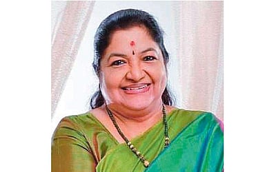 தூதரான சித்ரா!