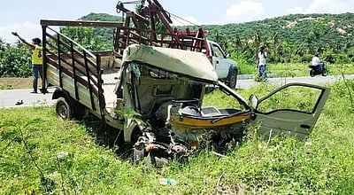 சங்ககிரி அருகே மினி ஆட்டோ மீது டேங்கர் லாரி மோதல்: இருவர் பலி, 4 பேர் காயம்