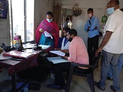 களியக்காவிளை காவல்துறை சோதனைச் சாவடியில் ஊழல் தடுப்பு பிரிவு போலீஸார் சோதனை: கணக்கில் வராத ரூ.14,600 பறிமுதல்