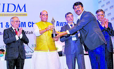 ஆராய்ச்சி-மேம்பாட்டுத் துறையில் தனியார் தொழில்துறை முதலீடு: ராஜ்நாத் சிங் வலியுறுத்தல்