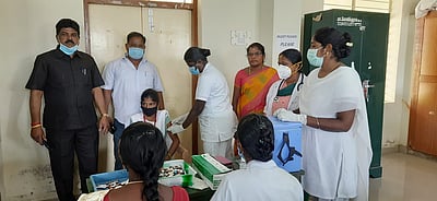 பேராவூரணி அரசுக் கல்லூரியில் கரோனா தடுப்பூசி முகாம்