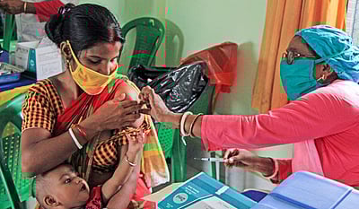 கா்நாடகத்தில் கரோனாவுக்கு 1,240 போ் பாதிப்பு