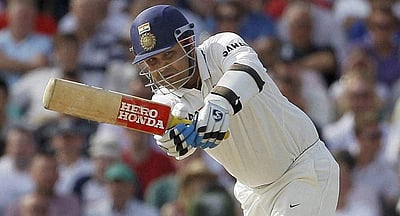 இழிவுபடுத்திய பாகிஸ்தான் வீரர்கள், முச்சதம் அடித்து பதிலடி கொடுத்த சேவாக்!