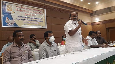 நாமக்கல் மாவட்ட கறிக்கோழி மொத்த விற்பனையாளா்கள் சங்கம் தொடக்கம்
