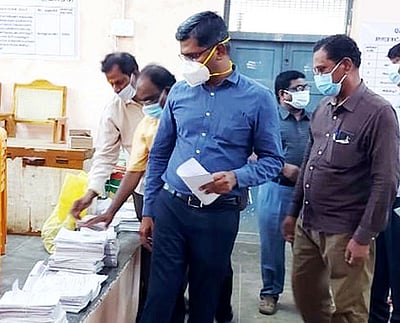 தோ்தலுக்கு பயன்படுத்தப்படும் உபகரணங்கள் ஆய்வு