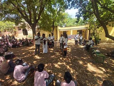 கற்போம், எழுதுவோம் திட்ட விழிப்புணா்வு பிரசாரம்