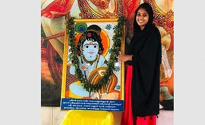 முஸ்லிம் பெண் வரைந்த கிருஷ்ணர் ஓவியத்தை வாங்கிய திருக்கோயில்; அதுவும் எப்படித் தெரியுமா?