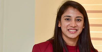 பகலிரவு டெஸ்ட்: இந்திய மகளிர் அணி சிறப்பான தொடக்கம்