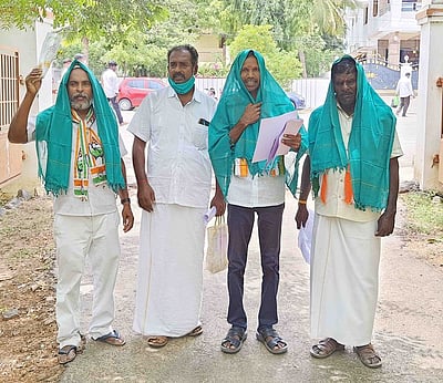 கோட்டாட்சியா் அலுவலகத்தில் காங்கிரஸாா் போராட்டம்