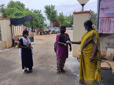 தஞ்சாவூர் கல்லூரியில் மாணவிக்கு கரோனா