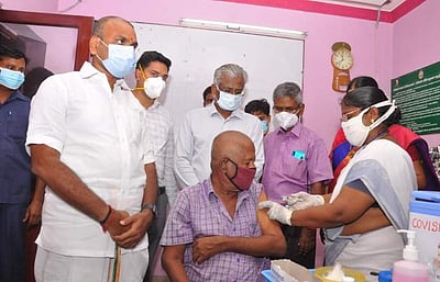 தமிழகத்திற்கு தேவையான அளவு தடுப்பூசிகள் வழங்கப்பட்டு வருகிறது: மத்திய இணையமைச்சர் எல்.முருகன்