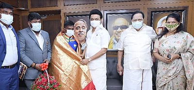 முதல்வர் மு.க.ஸ்டாலினிடம் வாழ்த்துப் பெற்றார் மாரியப்பன் தங்கவேலு