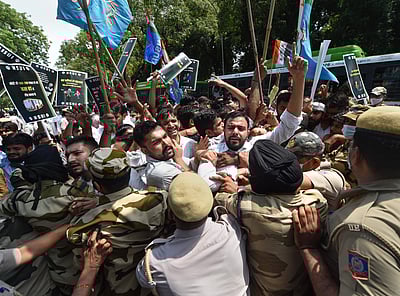 போக்குவரத்து ஒப்பந்த ஊழியர்கள் காலவரம்பற்ற போராட்டம்: பஞ்சாப் மக்கள் அவதி