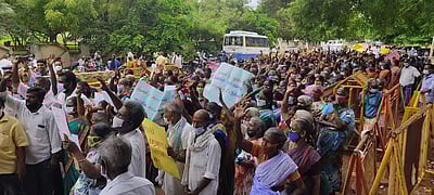 திருச்சி மாநகராட்சியில் புதிதாக பகுதிகளை இணைக்க எதிர்ப்பு: மக்கள் ஆர்ப்பாட்டம்