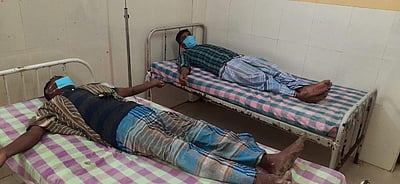 கடற்படை கப்பல் மோதியதில் கடலில் விழுந்த வேதாரண்யம் மீனவர்கள் மருத்துவமனையில் அனுமதி