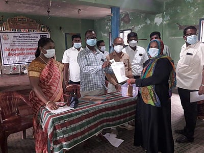 கூத்தாநல்லூர்: ஆற்றோரங்களில் வசித்த 46 பேருக்கு இட ஒதுக்கீடு வழங்கல்