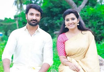 சன் டிவி 'தாலாட்டு' தொடரில் இருந்து பாதியில் வெளியேறிய நடிகர் : புதிய நடிகர் யார் தெரியுமா ?