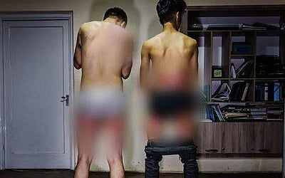 அரை நிர்வாணமாக்கப்பட்டு பத்திரிகையாளர்கள் மீது தாக்குதல்; தலிபான்கள் அட்டூழியம்