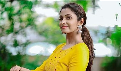 360 கிலோ எடையை எளிதாக தூக்கி அசத்திய பிரியா பவானி ஷங்கர்: வெளியான விடியோ