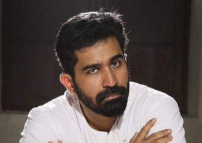 'பாம் போட்டு உலகத்தை அழிச்சுட்டா நல்லா இருக்கும்': விஜய் ஆண்டனி