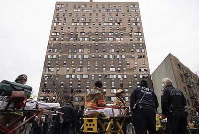 அமெரிக்காவில் அடுக்குமாடி குடியிருப்பில் தீவிபத்து: 9 குழந்தைகள் உள்பட 19 பேர் பலி