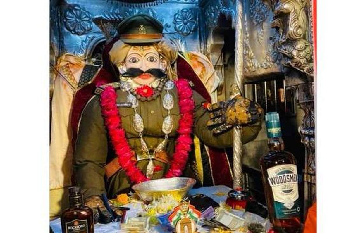 காசியின் கால பைரவருக்கு முதல் முறையாக இப்படி ஒரு அலங்காரம்