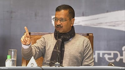 பஞ்சாபில் இலவச மின்சாரம்; பெண்களுக்கு மாதம் ரூ. 1,000: கேஜரிவால் வாக்குறுதி