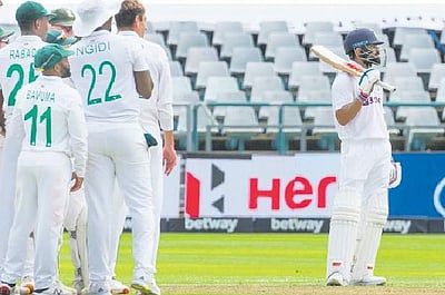 கேப் டவுன் டெஸ்ட்: இந்தியாவை கட்டுப்படுத்தியது தென் ஆப்பிரிக்கா