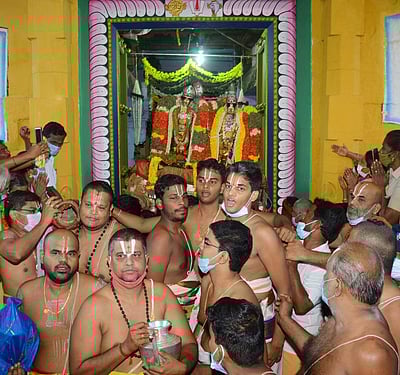 ஸ்ரீவில்லிபுத்தூர் ஆண்டாள் கோயிலில் சொர்க்கவாசல் திறப்பு