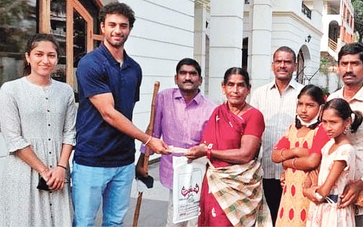 பத்து ரூபாய் கடனுக்காக....