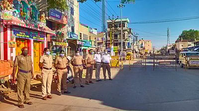 தமிழகத்தில் பொதுமுடக்கம் எதிரொலி:  கேரள எல்லைகள் அடைப்பு