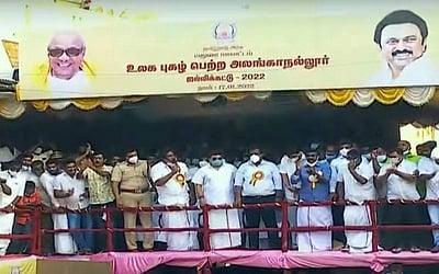 கோலாகலமாக நடைபெற்ற அலங்காநல்லூர் ஜல்லிக்கட்டு - புகைப்படங்கள்