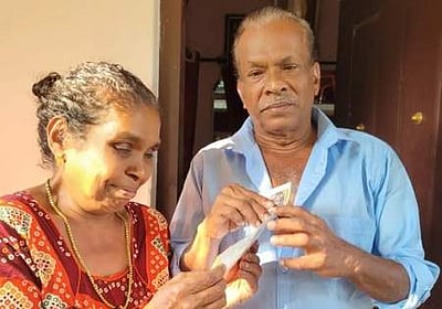 கேரளம்: வா்ணம் தீட்டும் தொழிலாளிக்கு லாட்டரியில் ரூ.12 கோடி பரிசு!