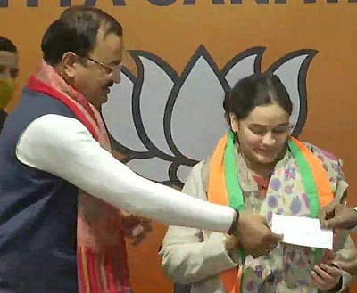 குடும்பத்தில் குழப்பம்; பாஜகவில் இணைந்த முலாயமின் மருமகள்