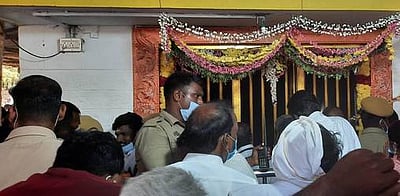 வடலூா் தைப்பூச பெருவிழாவில் சித்தி வளாக திருஅறை தரிசனம்