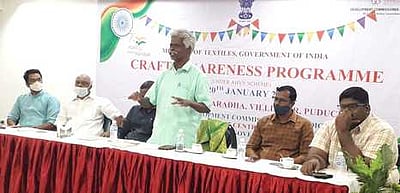 கைவினைக் கலைஞா்களுக்கு பயிற்சி முகாம்