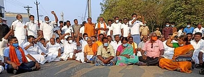 மாணவி தற்கொலை சம்பவம் உரிய விசாரணை கோரி பாஜகவினா் மறியல்: 100 போ் கைது