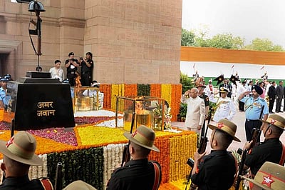 அமர் ஜவான் ஜோதி அணைக்கப்படுவது ஏன்? மத்திய அரசு விளக்கம்