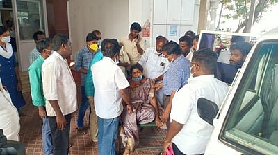 புதுகை ஆட்சியரகத்தில் மயங்கி விழுந்த திமுக ஒன்றியக் குழு பெண் தலைவா்