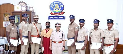 கஞ்சா கடத்தலை தடுத்துப் பிடித்த காவல் தனிப்படையினருக்கு டிஐஜி பாராட்டு