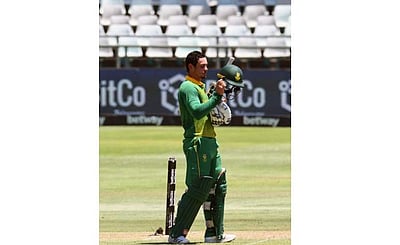 டி காக் அதிரடி சதம்: இந்தியாவுக்கு 288 ரன்கள் இலக்கு