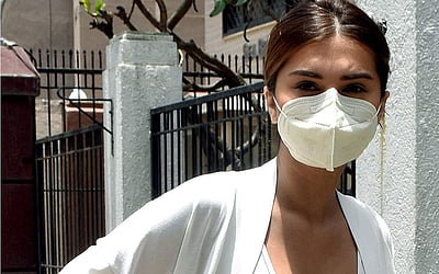 பாலிவுட்டின் முகக் கவச கன்னிகள் - புகைப்படங்கள்