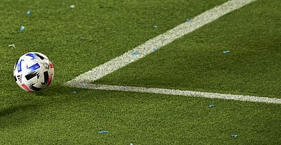 உலகக் கோப்பை கால்பந்து கோலாகலத் தொடக்கம்