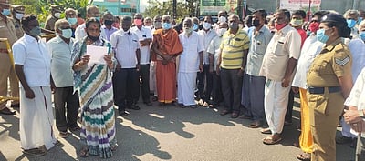 மேட்டூரில் குடிநீர் கேட்டு மக்கள் திடீர் சாலை மறியல்