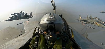 குடியரசு நாள் சாகசம்: முதல்முறையாக விமானி அறையிலிருந்து ஒளிபரப்பு(விடியோ)