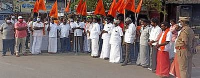 மாணவி இறப்புக்கு நீதி கேட்டு ஆா்ப்பாட்டம்